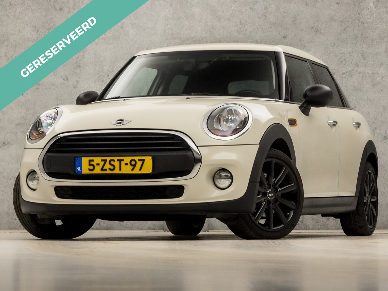 MINI One - Mini 1.2 Sport (NAVIGATIE, 5 DEURS, GETINT GLAS, DEALER ONDERHOUDEN, CRUISE, SPORTSTOELEN, - AutoWereld.nl