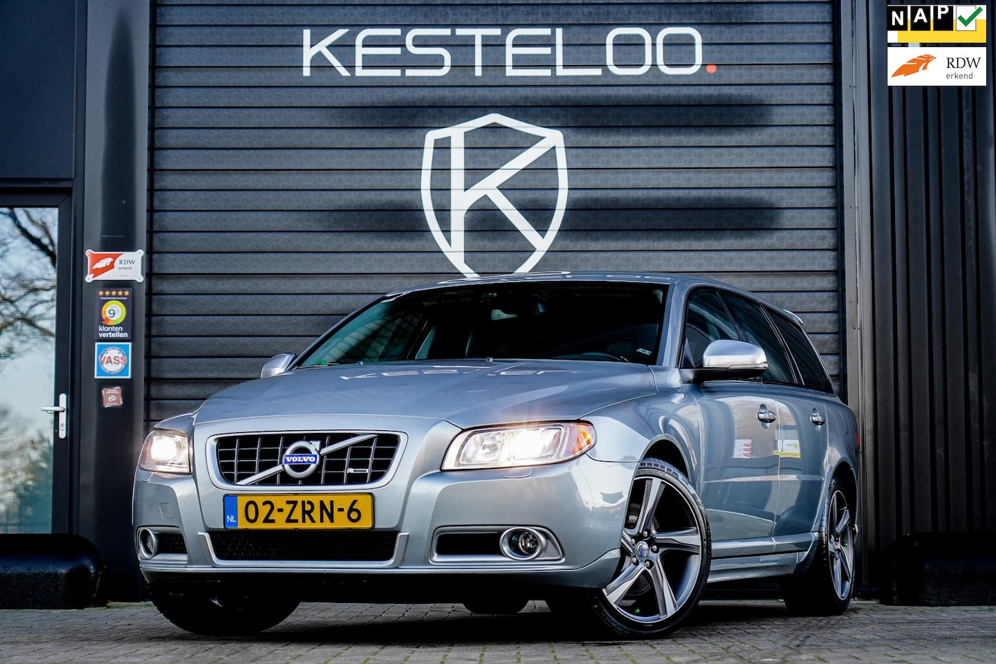 Volvo V70 - 2.0 D4 163 PK 5-CIL AUT 3xR-Edition TREKHAAK/LEDER/CRUISE/STOELVERWARMING - AutoWereld.nl