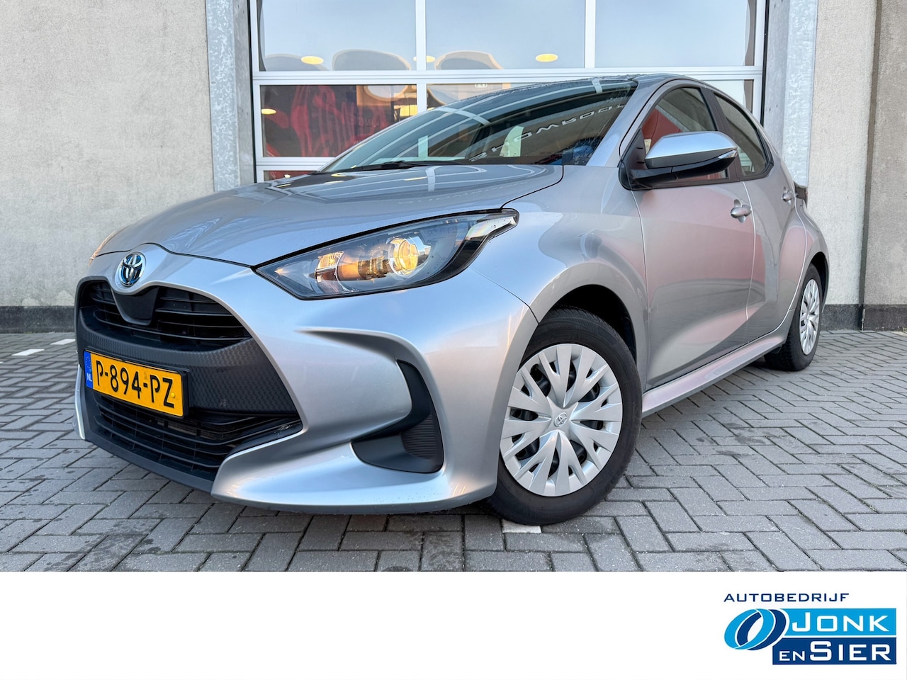 Toyota Yaris - 1.5 Hybrid Active|NL-Auto|Navi|Camera|Allseasons|Clima|Rijklaarprijs! - AutoWereld.nl