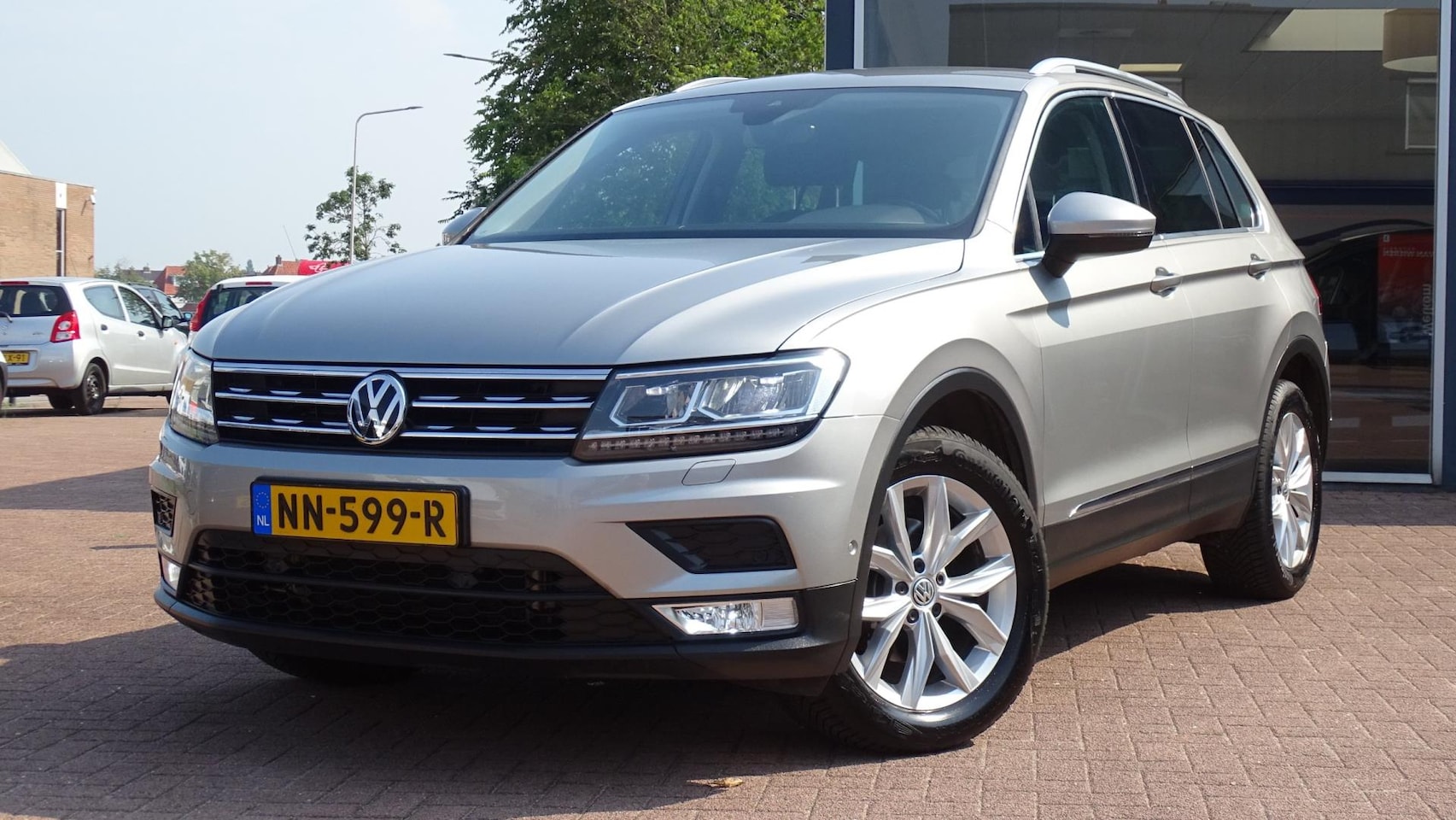 Volkswagen Tiguan - 2.0 TDI 4Motion Highline | Automaat | Airco | Vol opties | Navigatie | Elek. pakket | Inru - AutoWereld.nl