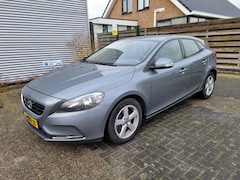 Volvo V40 - 2.0 D4 Momentum Business 190pk Bj:2014 NAP