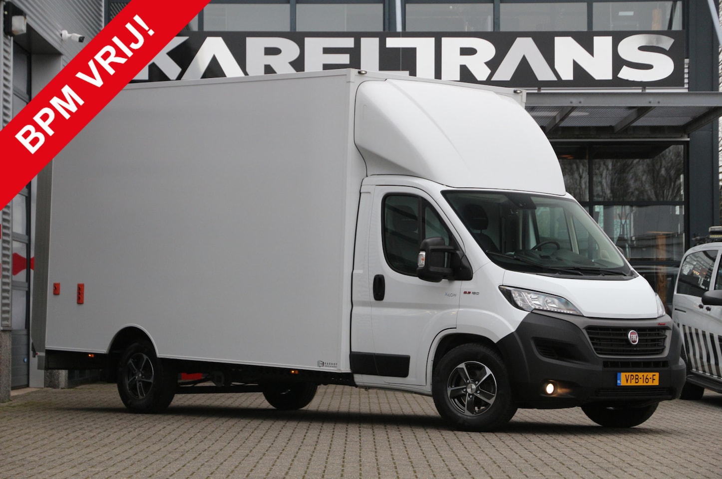 Fiat Ducato - 2.3 MJ 180PK | Aut. | X-low | 450x213x253 | Laadklep | Camera | Clima.. - AutoWereld.nl