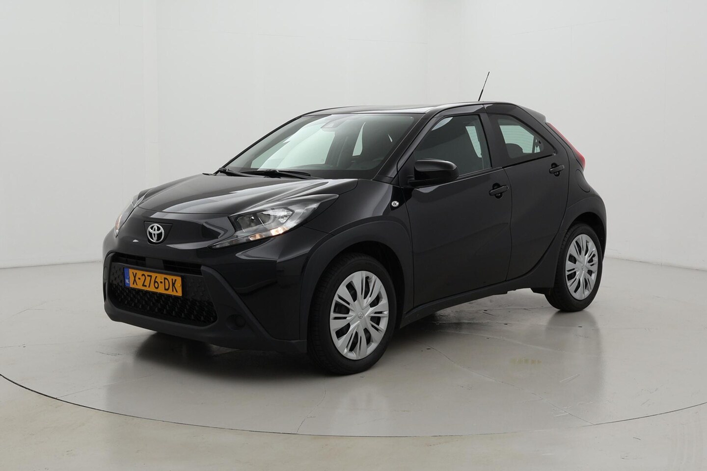 Toyota Aygo X - 1.0 VVT-i MT Play Apple\Android 5drs - AutoWereld.nl