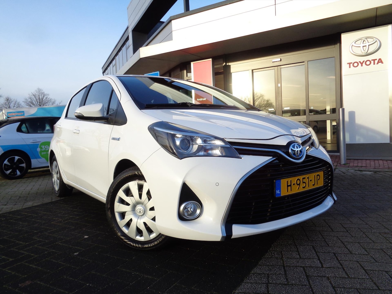 Toyota Yaris - 1.5 Full Hybrid 5D Aut Aspiration | PARKEERSENSOREN | NAVI | - AutoWereld.nl