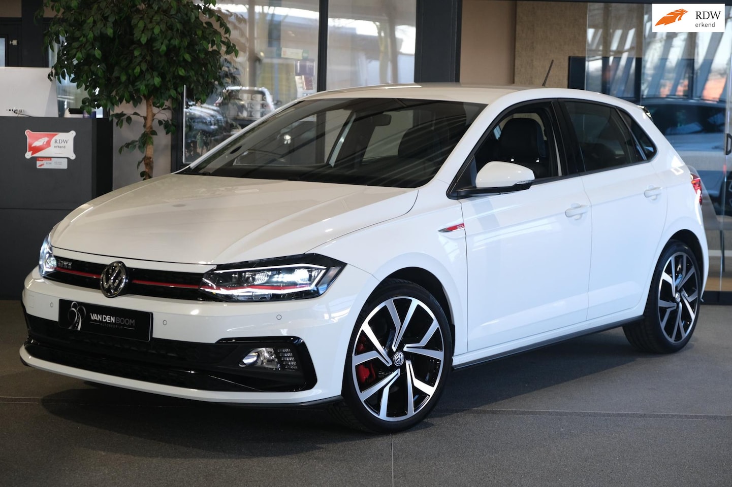 Volkswagen Polo - 2.0 TSI GTI DSG 200PK Virtual Alcantara Beats Acc Led Pdc - AutoWereld.nl