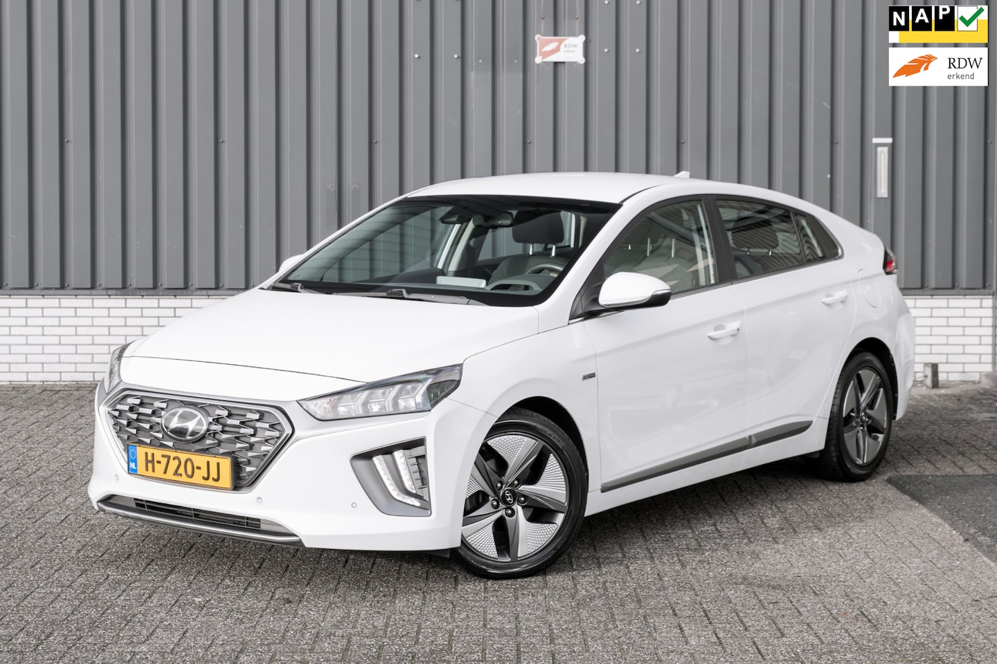 Hyundai IONIQ - 1.6 GDi Comfort - Plus *Automaat*Navi* - AutoWereld.nl