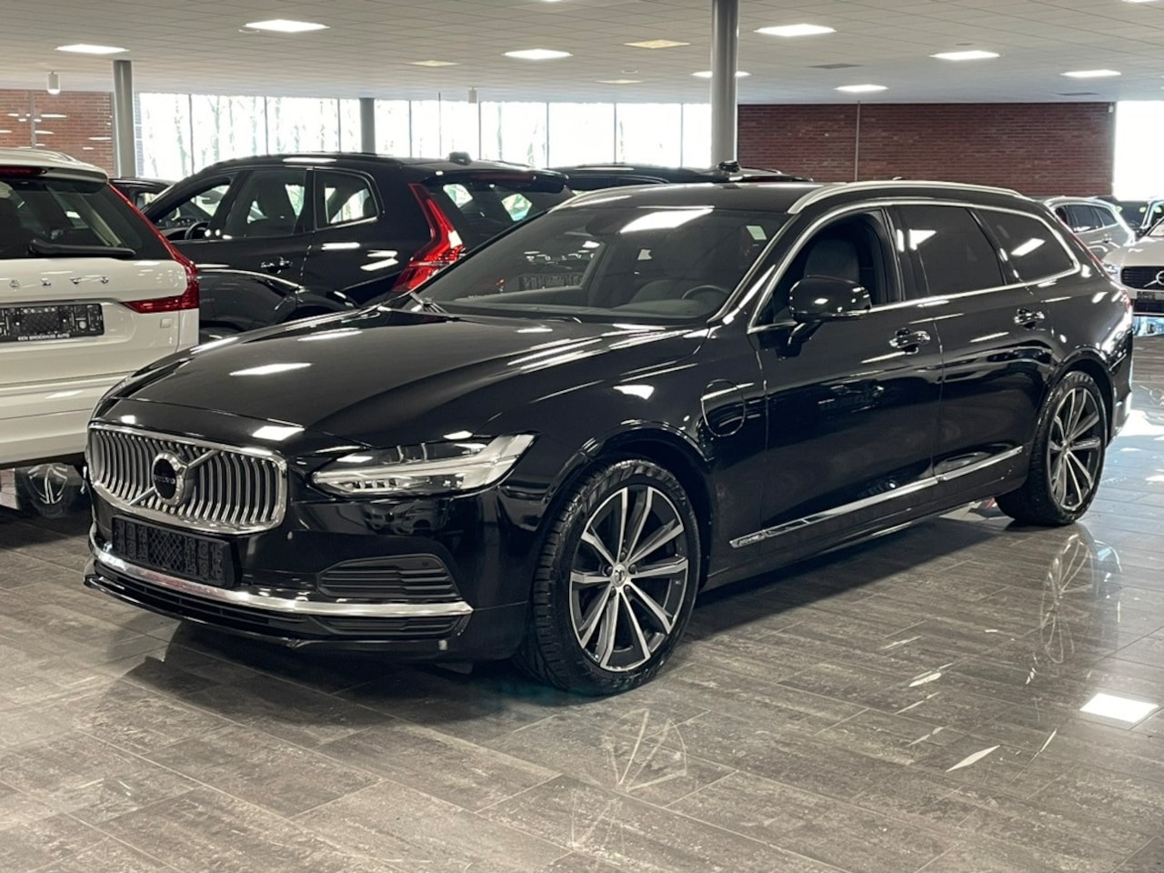 Volvo V90 - T6 AWD Recharge Inscription | Harman Kardon | Adaptieve Cruise Control | Stoel en stuurwie - AutoWereld.nl