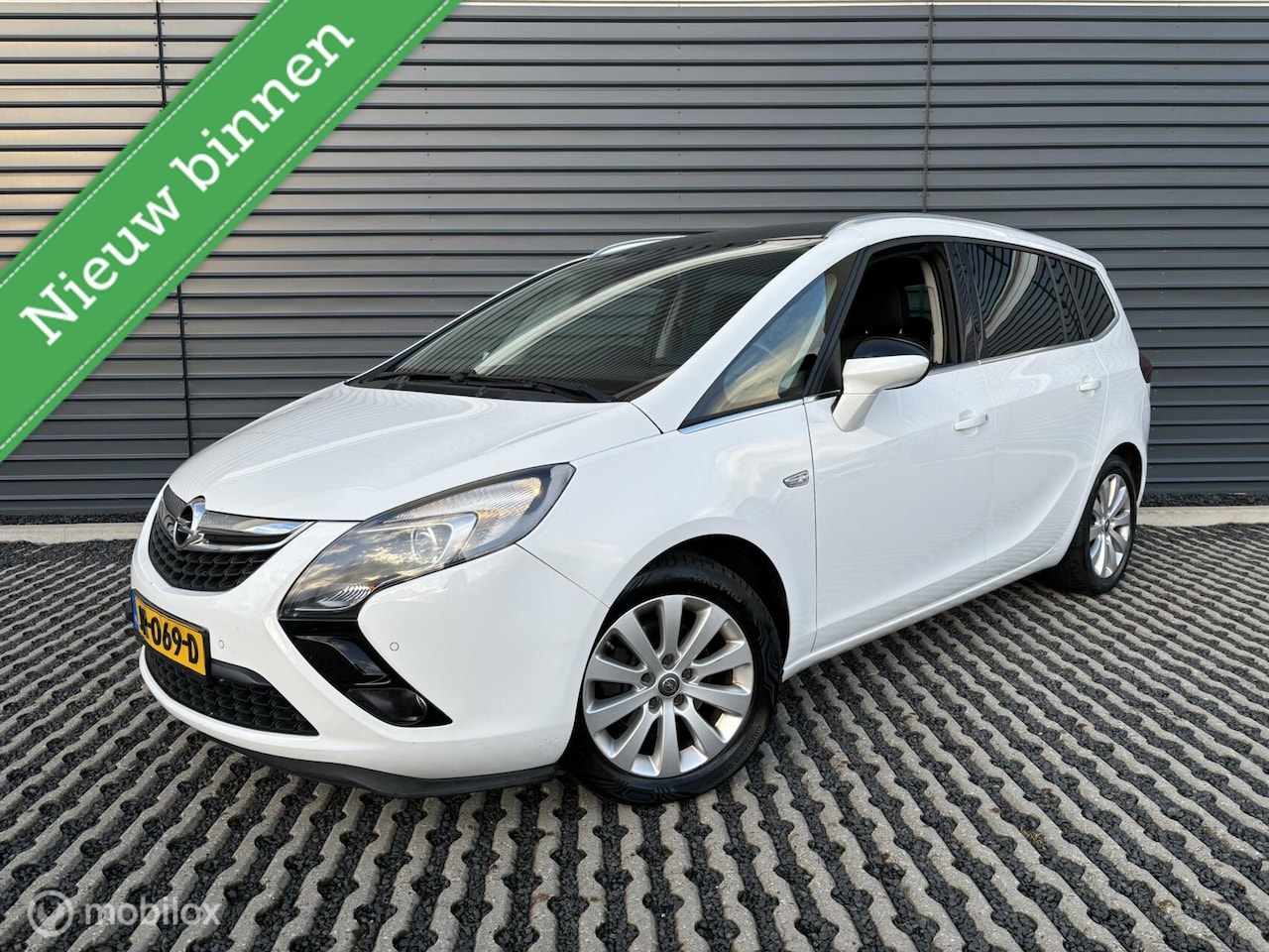 Opel Zafira Tourer - 1.6 CDTI Business+ 7p | Trekhaak | Navi - AutoWereld.nl