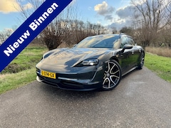 Porsche Taycan Sport Turismo - 79 kWh / Panoramadak / Sport Chrono Pakket / Luchtvering / 21"LM / Memory Stoelen / Wit Le