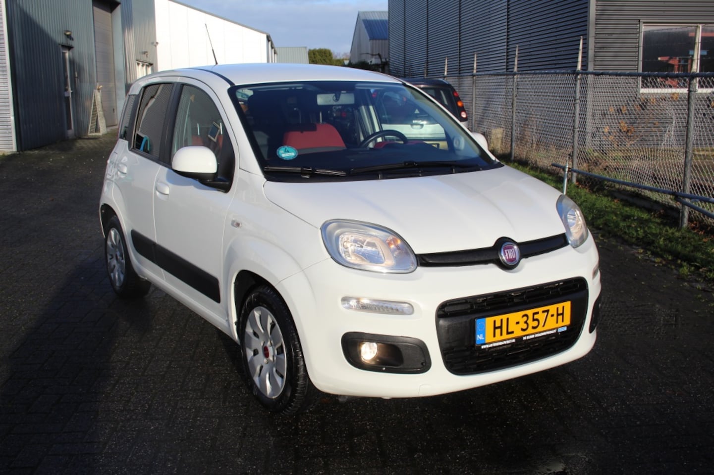 Fiat Panda - 1.2 Lounge 4cyl Climate PDC Mooi! - AutoWereld.nl