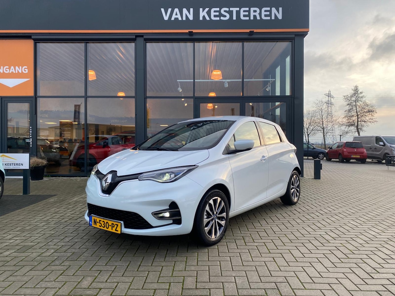 Renault Zoe - R135 135pk Batterijkoop / Navigatie / Lmv / Stoelverwarming - AutoWereld.nl