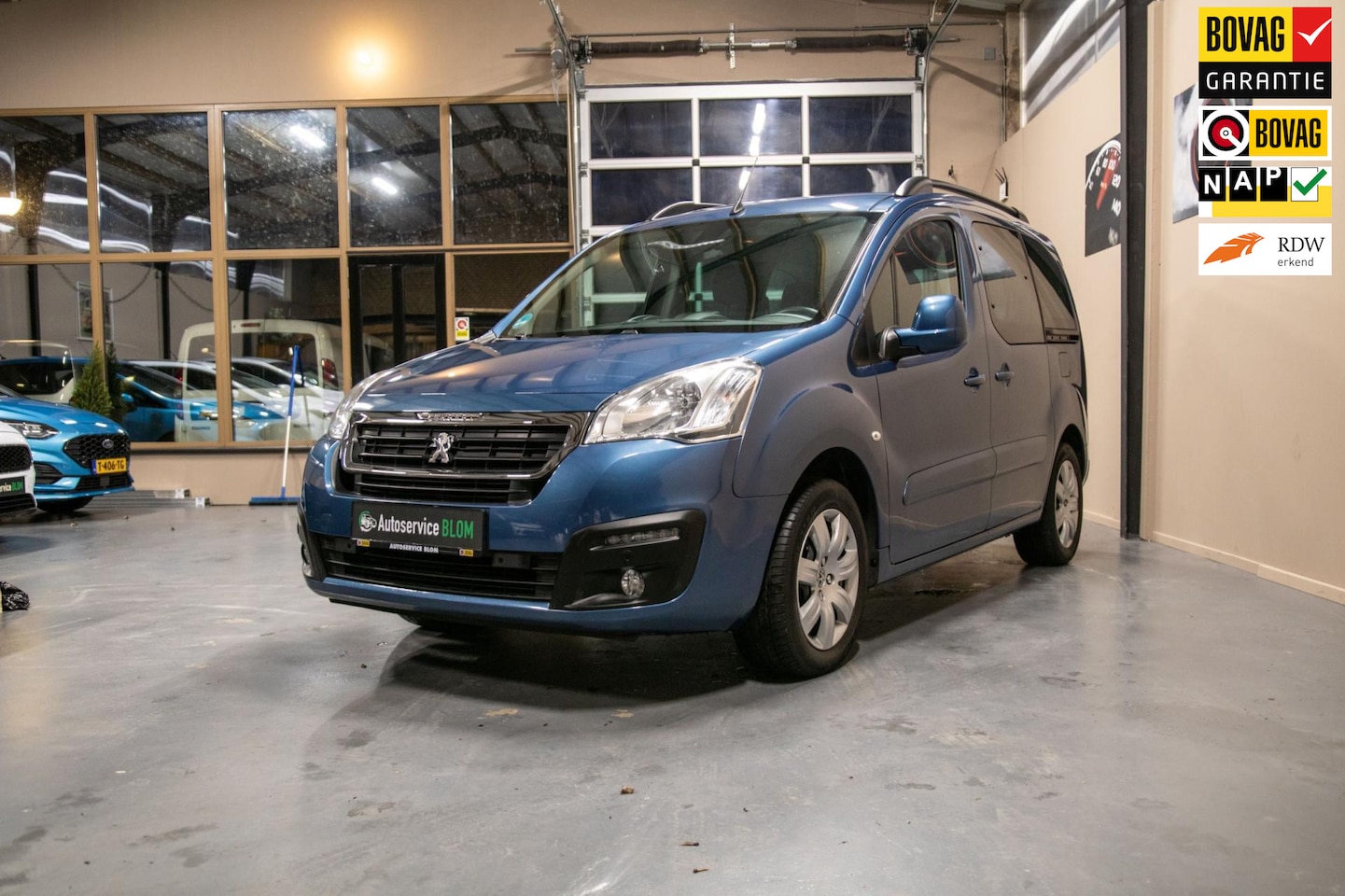 Peugeot Partner Tepee - 1.2 PureTech Active 1.2 PureTech Active - AutoWereld.nl