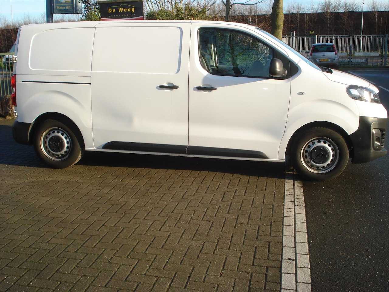 Opel Vivaro - GB 1.5 Diesel 120pk L2H1 AIRCO-NAVIGATIE - AutoWereld.nl