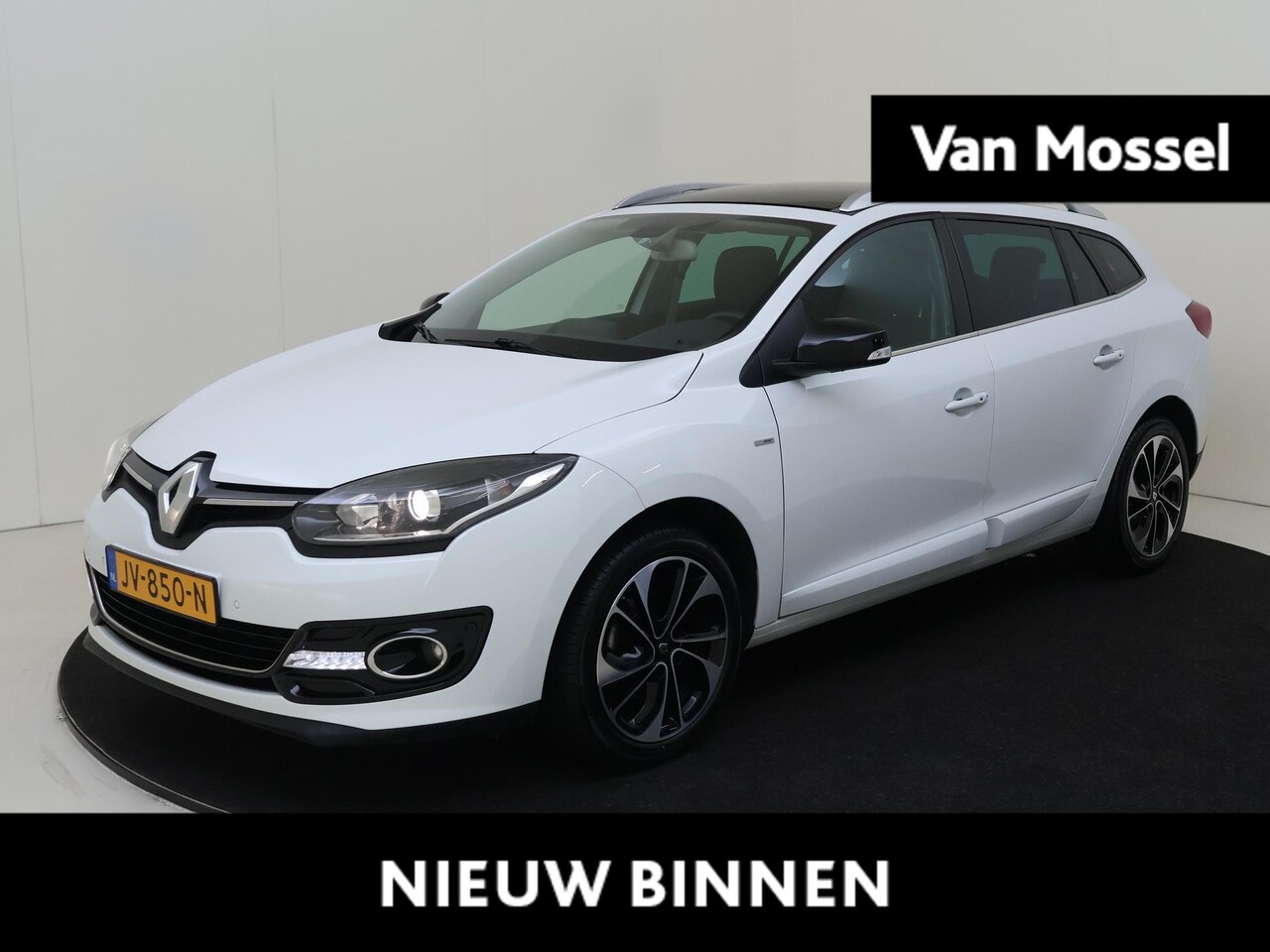 Renault Mégane Estate - 1.2 TCe Bose | Panoramadak | Trekhaak - AutoWereld.nl