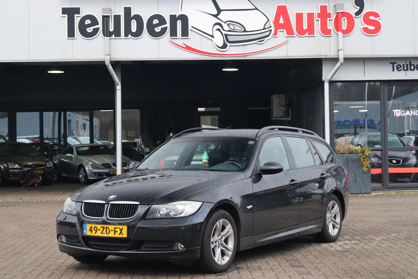 BMW 3-serie Touring - 318d Business Line Navigatie, Lederen interieur, Cruise control, Stoelverwarming, Climate - AutoWereld.nl