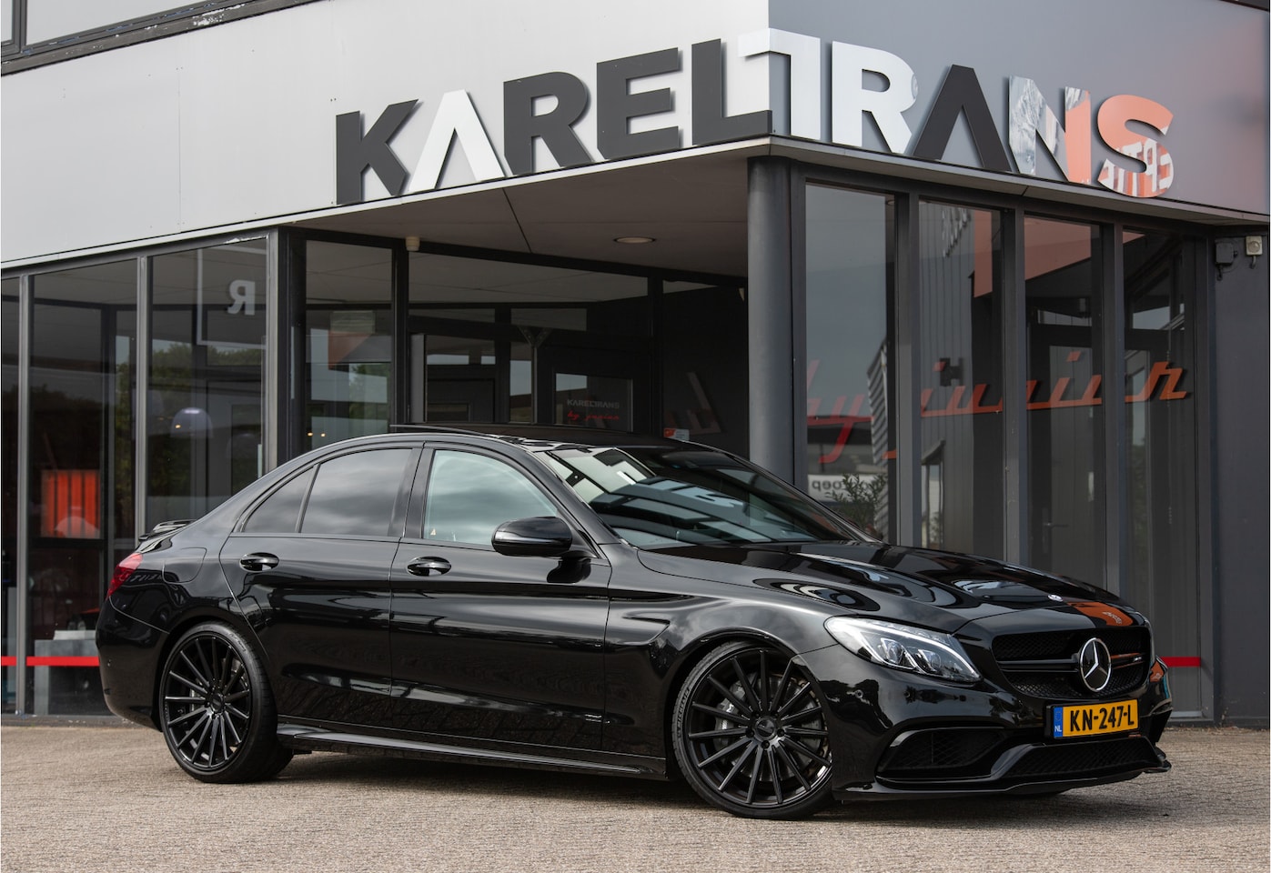 Mercedes-Benz C-klasse - C63 AMG | Akrapovic | burmester | panorama | distonic+ | head-up | Vol!! - AutoWereld.nl