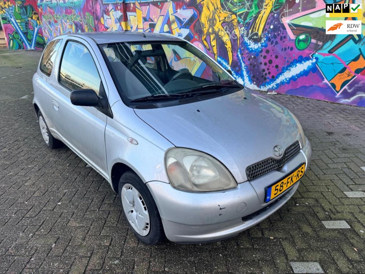 Toyota Yaris - 1.3-16V VVT-i Luna elektrische ramen cv stereo alle boeken aanwezig rijd heerlijk oersterk - AutoWereld.nl