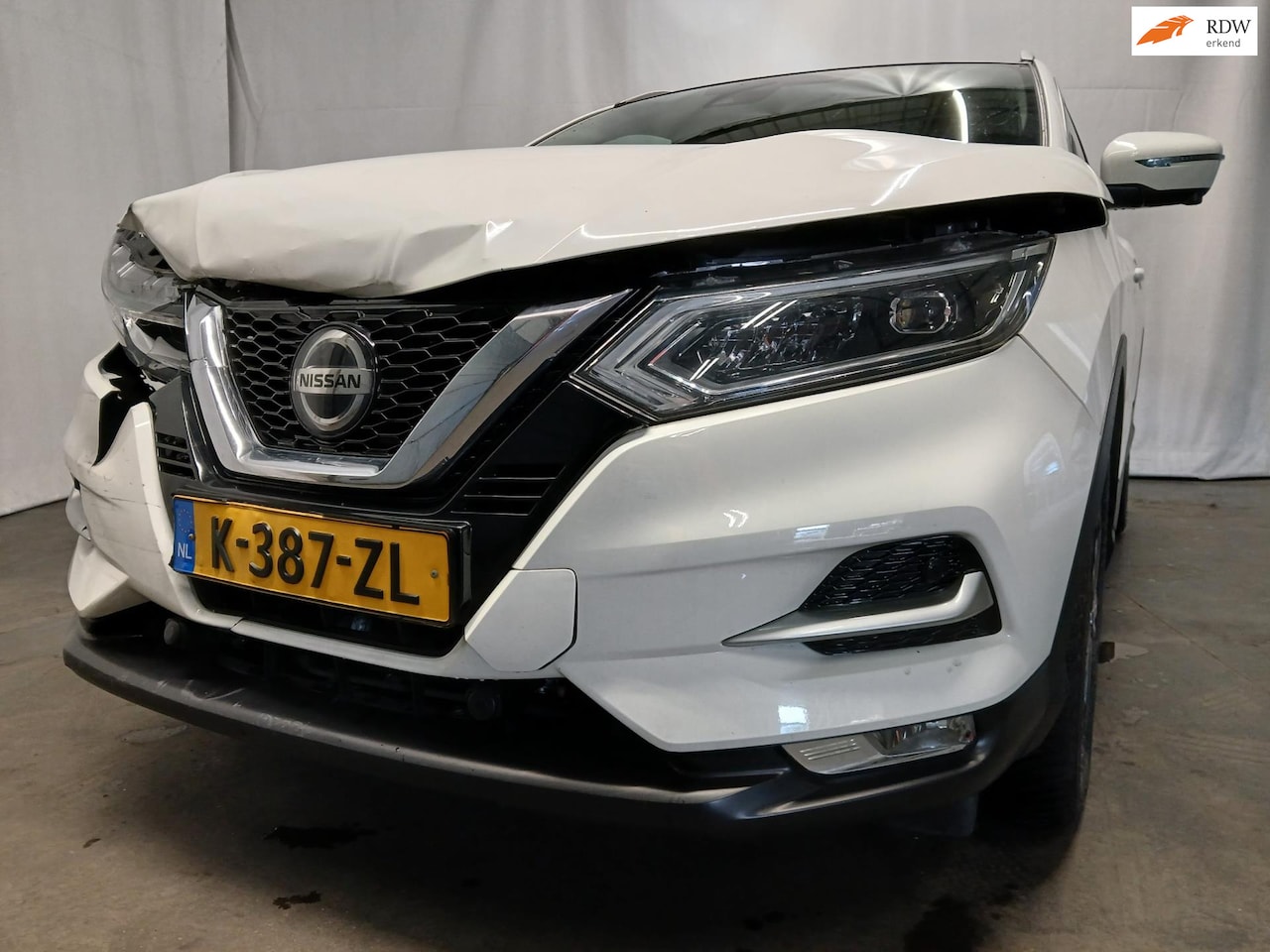 Nissan Qashqai - 1.2 N-Connecta SCHADEAUTO!! - AutoWereld.nl