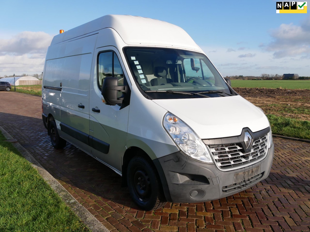 Renault Master - T35 2.3 dCi L2H3 96kW AC 3-SEATS - AutoWereld.nl