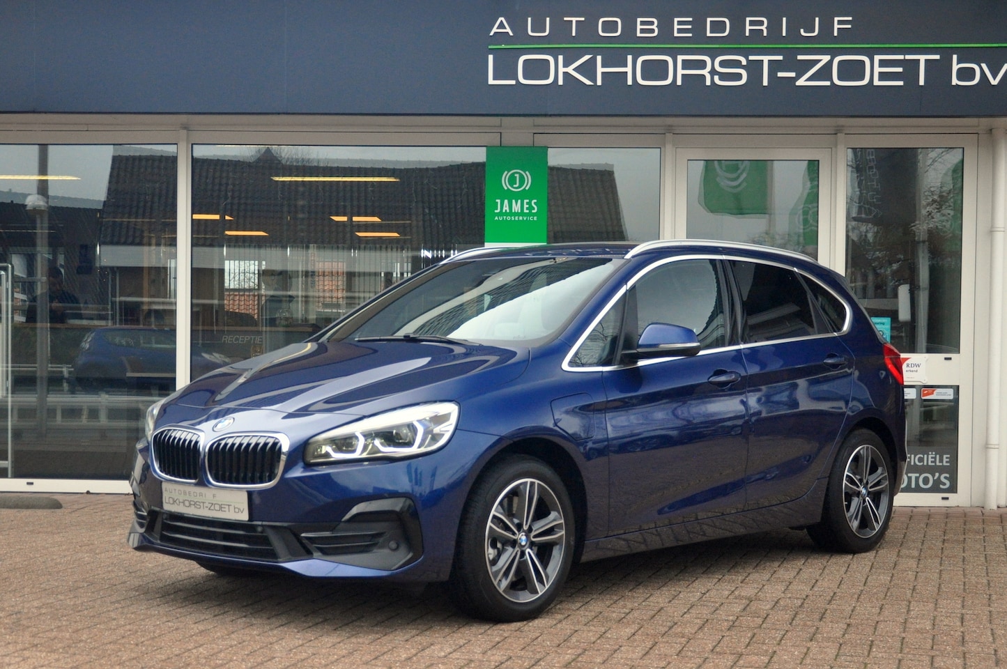 BMW 2-serie Active Tourer - 225xe iPerformance High Executive | HK-Audio | Stuurwielverwaming | Head up | Zeer mooie s - AutoWereld.nl