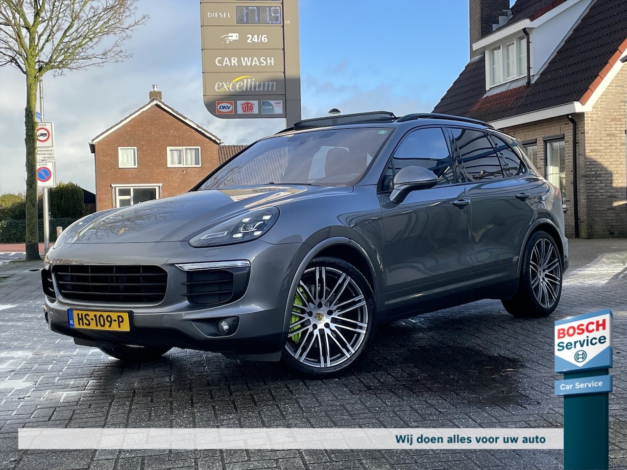 Porsche Cayenne - 3.0 S E-Hybrid V6 416PK / Pano / Org NL / Memory / Camera / Leder-Alcantara / Luchtvering - AutoWereld.nl