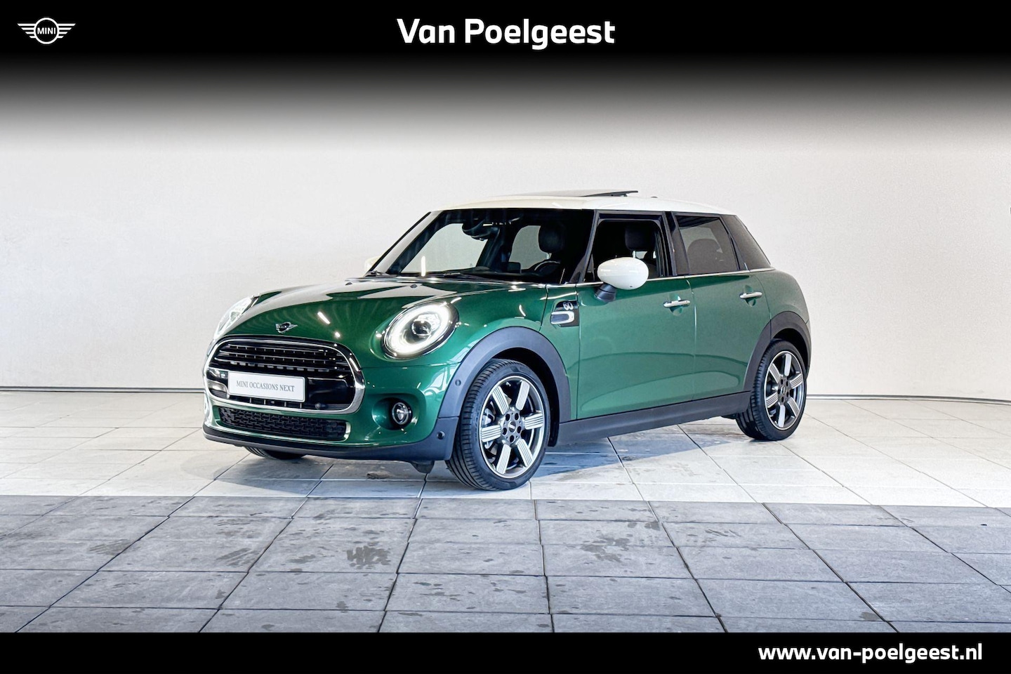 MINI Cooper - 5-deurs 60 Years Edition Chili Serious Business Aut. - AutoWereld.nl