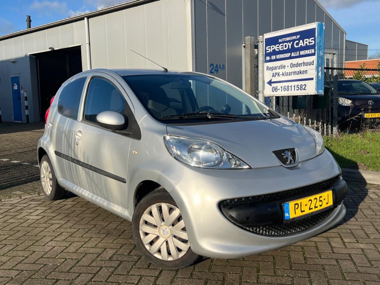 Peugeot 107 - 1.0-12V XR Airco Elektr Ramen 5DRS - AutoWereld.nl