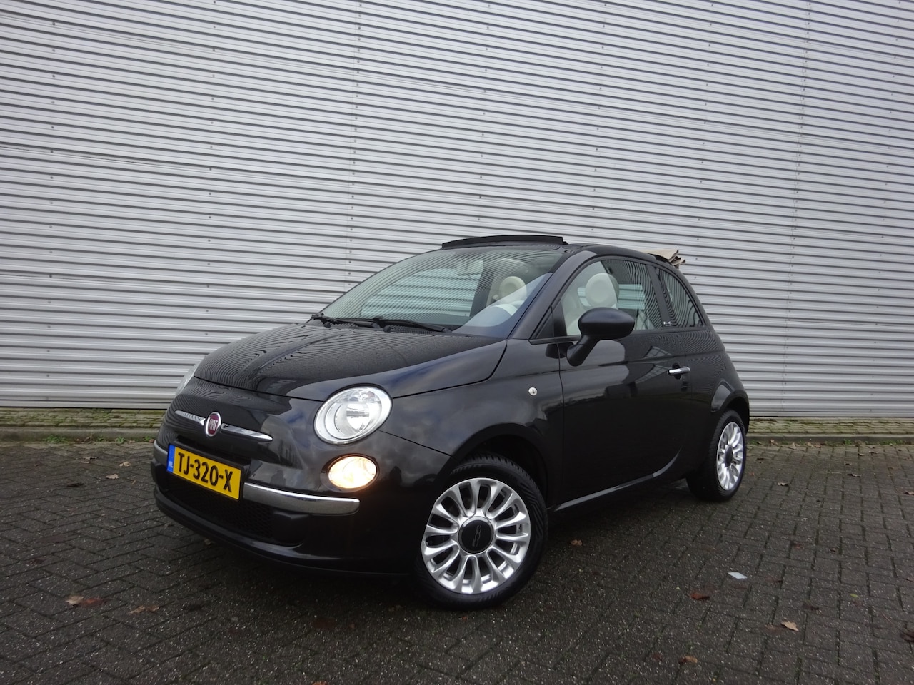 Fiat 500 C - 1.2 Lounge Airco / Parkeers. / Lm velgen / Elektr. ramen - AutoWereld.nl