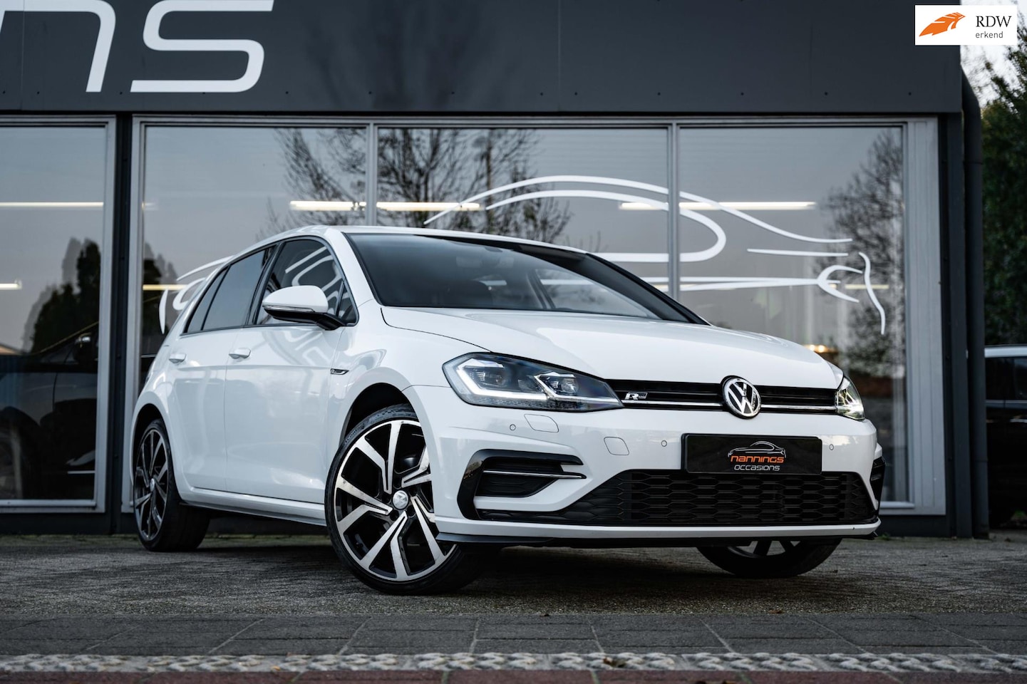 Volkswagen Golf - 1.5 TSI Highline R|DSG|ACC|Carplay|Stoelverwarming|Dealer oh - AutoWereld.nl