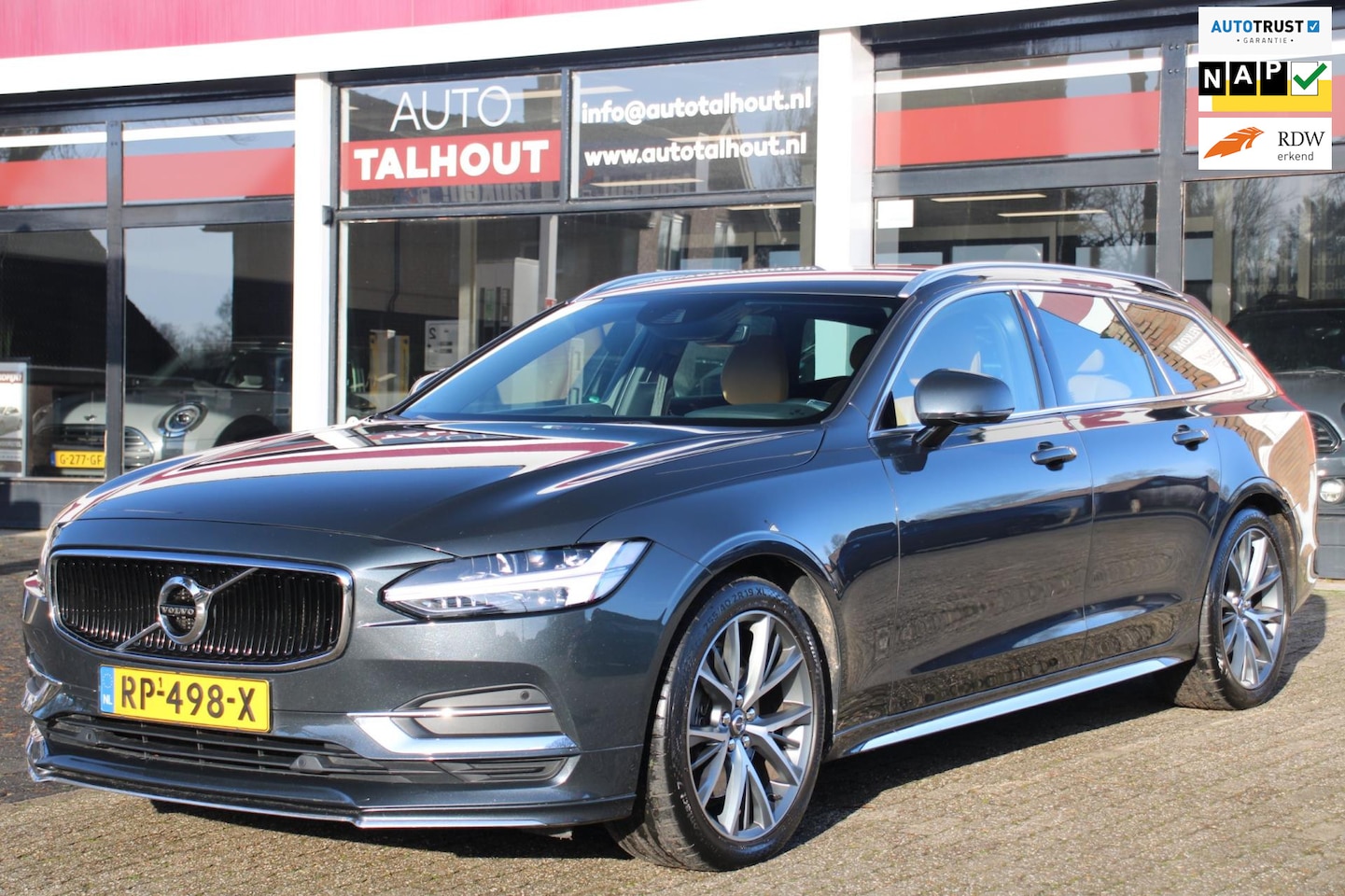 Volvo V90 - 2.0 T5 Momentum - AUTOMAAT, TREKHAAK, LEDER, VIRTUEEL COCKPIT, 250PK - AutoWereld.nl