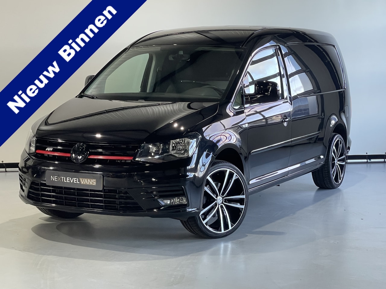 Volkswagen Caddy Maxi - 2.0 TDI L2H1 / Leder / Navi / trekhaak - AutoWereld.nl