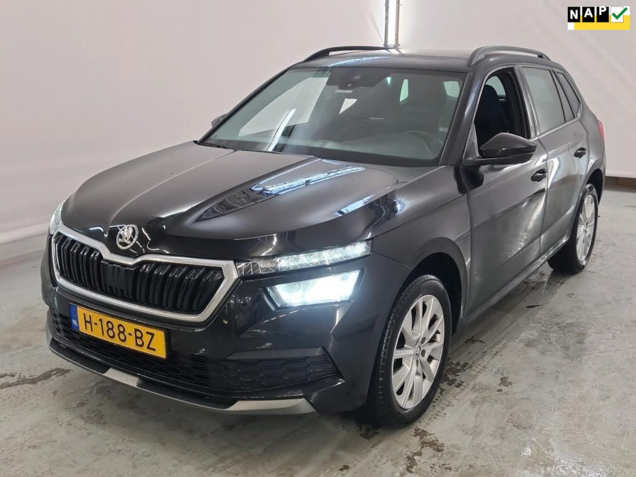 Skoda Kamiq - 1.0 TSI Sport Business NL.Auto/DSG/Virtual Cockpit/Adaptive-Cruise/Full Led/Camera/Carplay - AutoWereld.nl