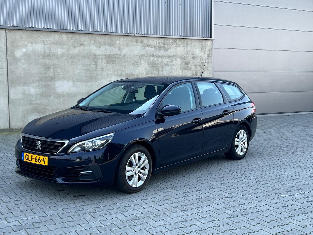 Peugeot 308 SW - 1.6 BlueHDI Blue Lease Premium SW AUTOMAAT+LED+XENON+GROOT NAVIGATIE+CRUISE+PDC+TREKHAAK+V - AutoWereld.nl