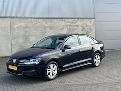 Volkswagen Jetta - 1.4 TSI Hybrid Comfortline APK 01-10-2025+NAVIGATIE+CRUISE+PDC+AUTOMAAT+MF STUUR+AIRCO+VEL