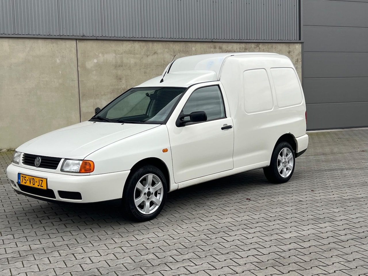 Volkswagen Caddy - 1.9 SDI APK 08-01-2026+RADIO CD MP3+VELGEN+TREKHAAK+2 SLEUTELS EN BOEKJES+BTW VRIJ - AutoWereld.nl