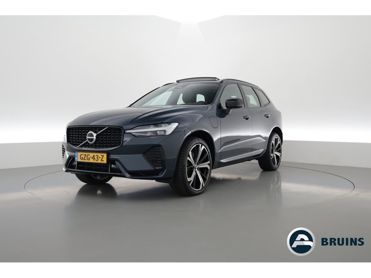 Volvo XC60 - 2.0 350PK T6 Plug-in hybrid AWD R-Design, B&W audio, Trekhaak, ad.cruise, Pano - AutoWereld.nl