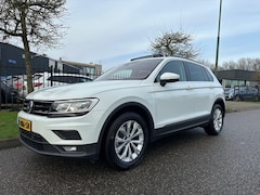 Volkswagen Tiguan - 1.5 TSI 130pk Comfortline Executive Clima Navi Xenon Thaak P-dak