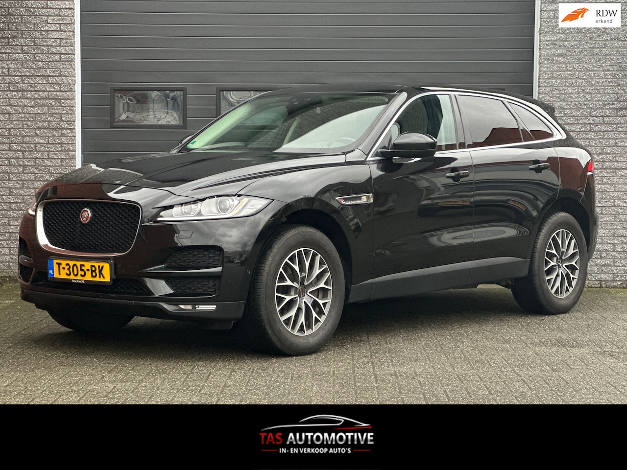 Jaguar F-Pace - 2.0 Portfolio AWD 25t AUTOMAAT / LEER / NAVI - AutoWereld.nl