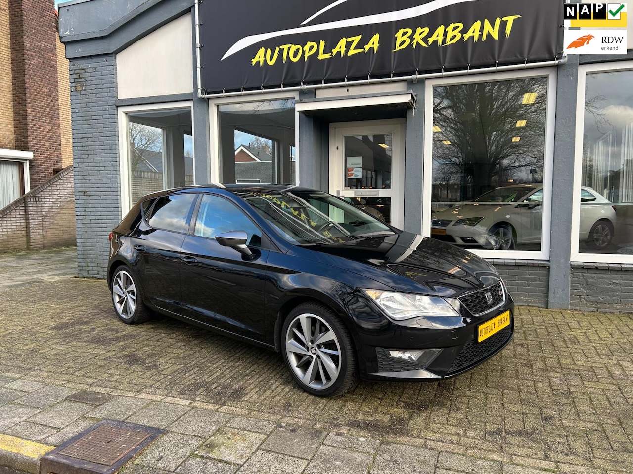 Seat Leon - 1.8 TFSI FR / NAVI / AUTOMAAT / CRUISE / PDC - AutoWereld.nl