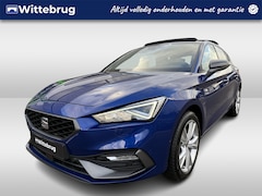 Seat Leon - 1.4 TSI eHybrid PHEV 204pk DSG FR / PANODAK / NAVI/ Camera / Stuur & Stoelverwarming / 17"