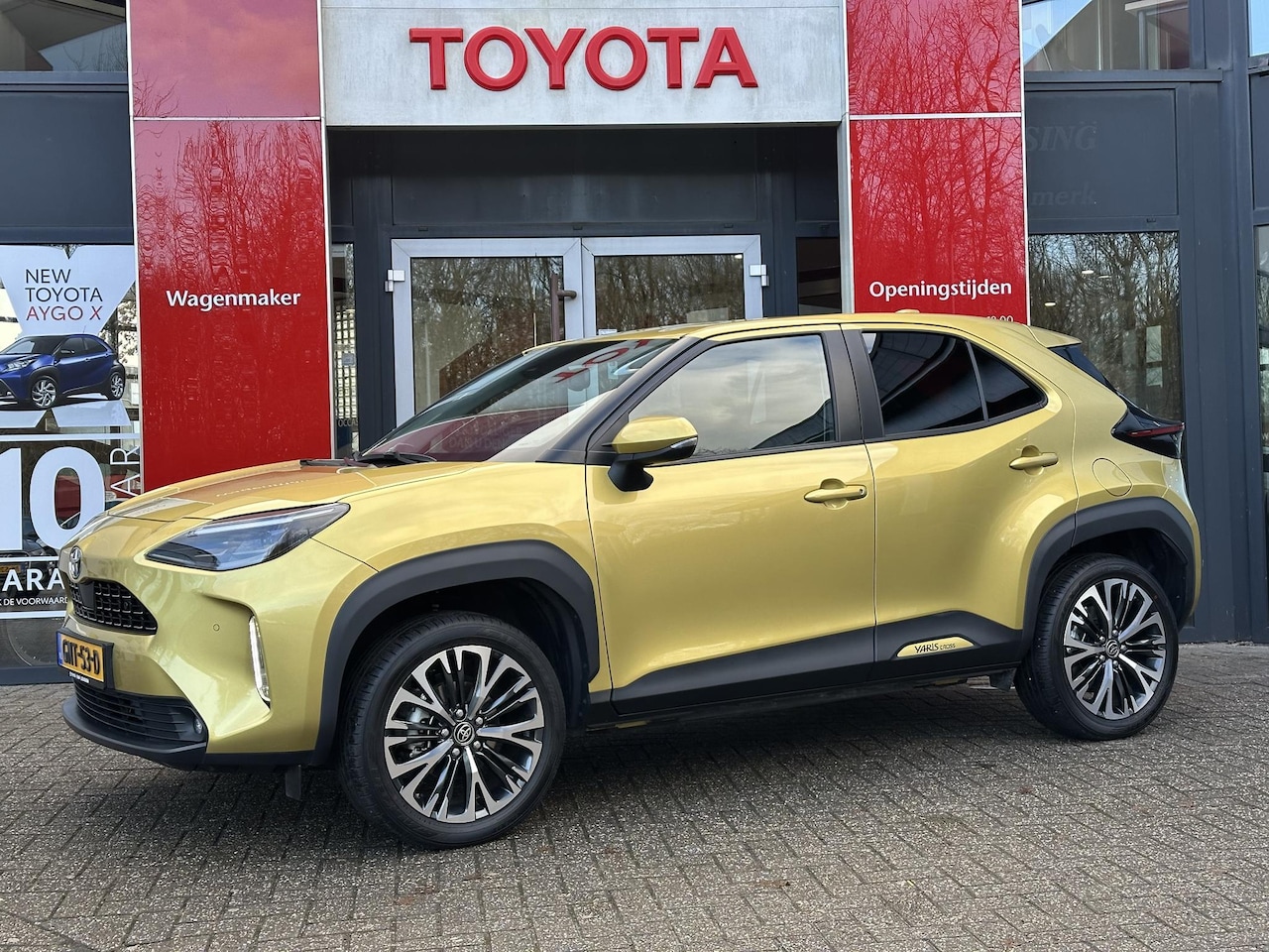 Toyota Yaris Cross - 1.5 HYBRID EXECUTIVE APPLE/ANDROID NAVI STOELVERWARMING LED-PAKKET 18"LMV KEYLESS DRAADLOO - AutoWereld.nl