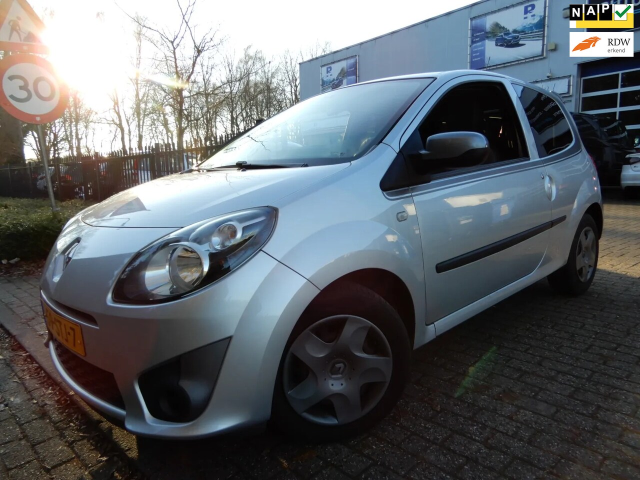 Renault Twingo - 1.2-16V Collection 1.2-16V Collection - AutoWereld.nl