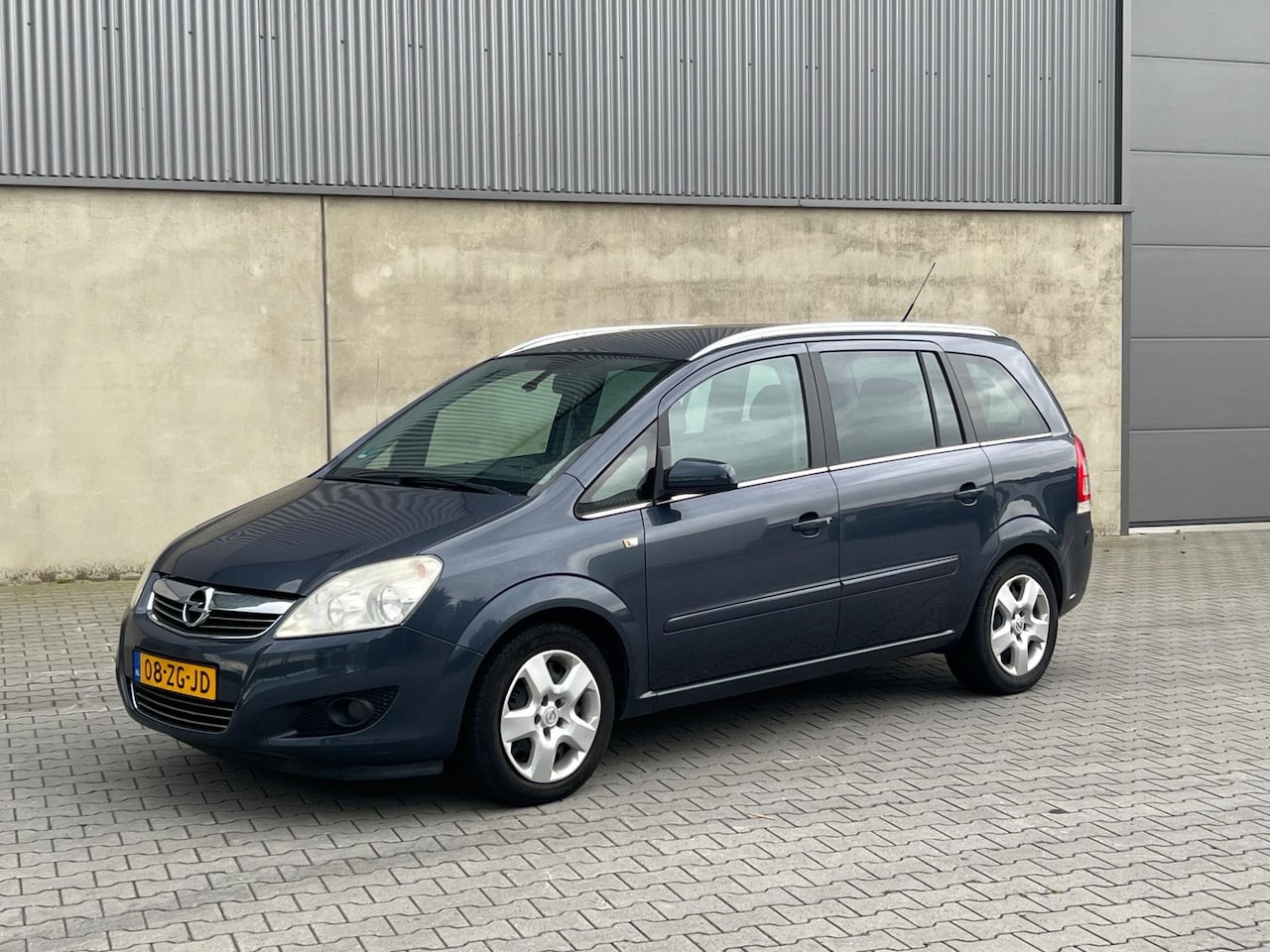 Opel Zafira - 2.2 Cosmo GROOT NAVIGATIE+AIRCO+HALF LEDER+CRUISE+MF STUUR+ELEKTRISCHE PAKKET+TREKHAAK+7 P - AutoWereld.nl