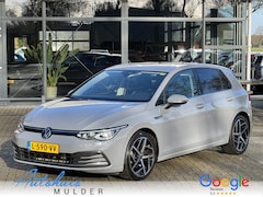 Volkswagen Golf - 1.5 eTSI Style/Automaat/Camera/AppleCarplay/Stoelverwarming