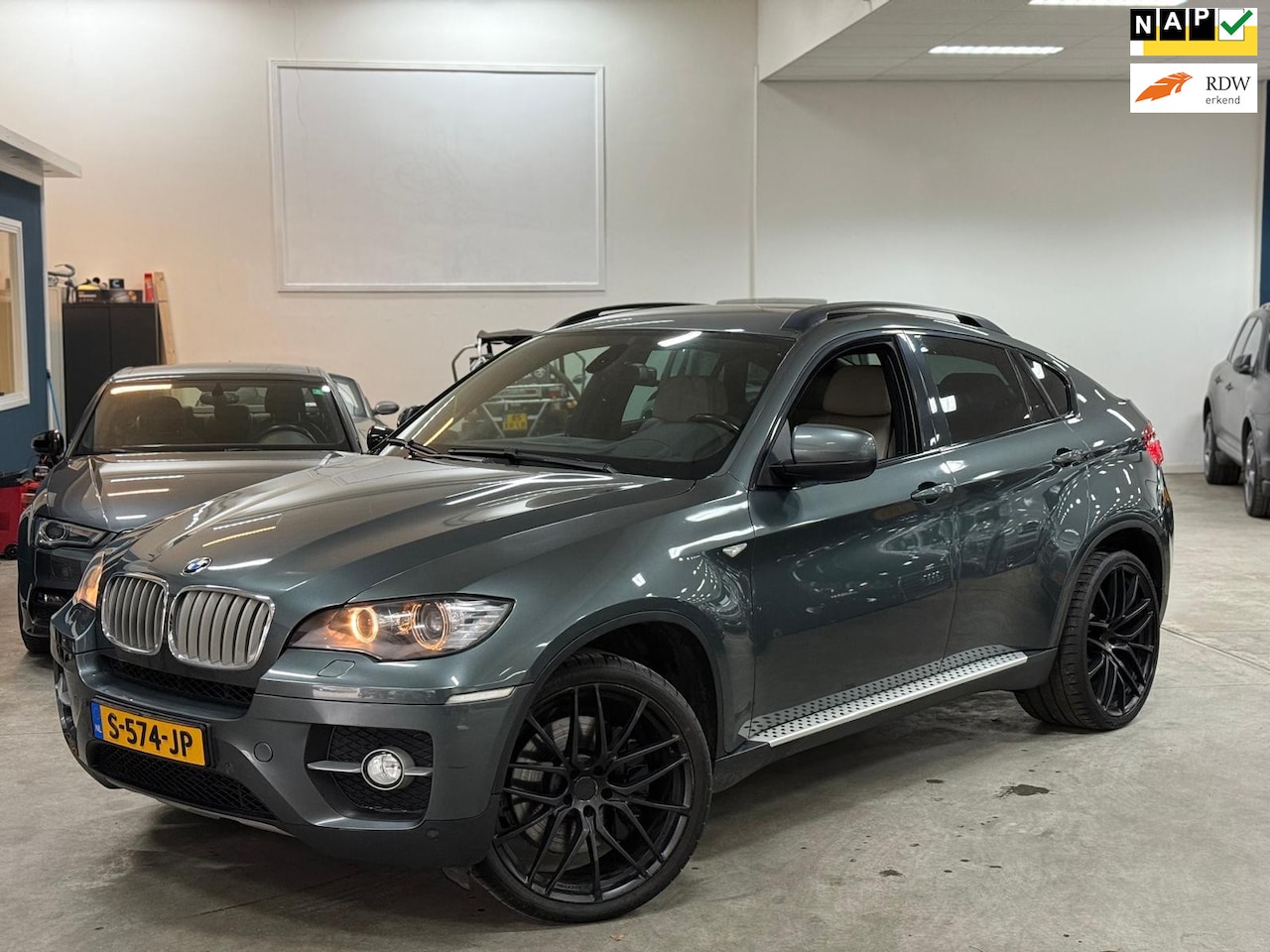 BMW X6 - XDrive50i / NETTE AUTO / MULTIEMEDIA-NAVI-CAMERA - AutoWereld.nl