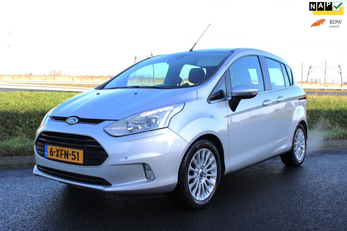 Ford B-Max - 1.0 EcoBoost Titanium Airco Navigatie - AutoWereld.nl