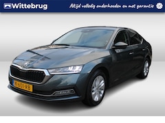 Skoda Octavia - 1.0 TSI 110pk Business Edition / Navigatie / LED / Elek. Achterklep / PDC Achter / 16" LMV