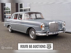 Mercedes-Benz 220 - 220S