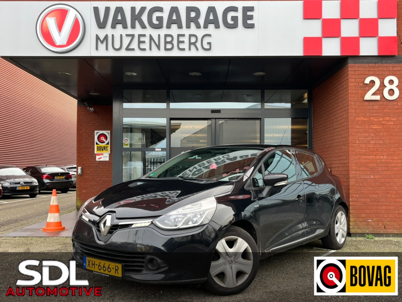 Renault Clio - 1.2 Collection // AIRCO // CRUISE // NAVI // BLUETOOTH // ELEK. RAMEN // - AutoWereld.nl