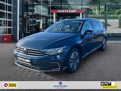 Volkswagen Passat Variant - 1.4 TSI DSG GTE LEDER/TREKHAAK/CAMERA/NAVI/CARPLAY/E-KLEP/STOELV